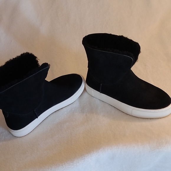 UGG Lynus Sheepskin Suede Fleece Ankle Sneaker Boots 1123692 Women's 5.5 Read - Picture 2 of 9